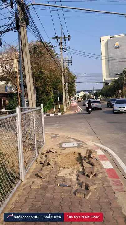 ทางเท้าหลังดันลอดท่อ ขุดเพียงหลุมเล็กเท่านั้น